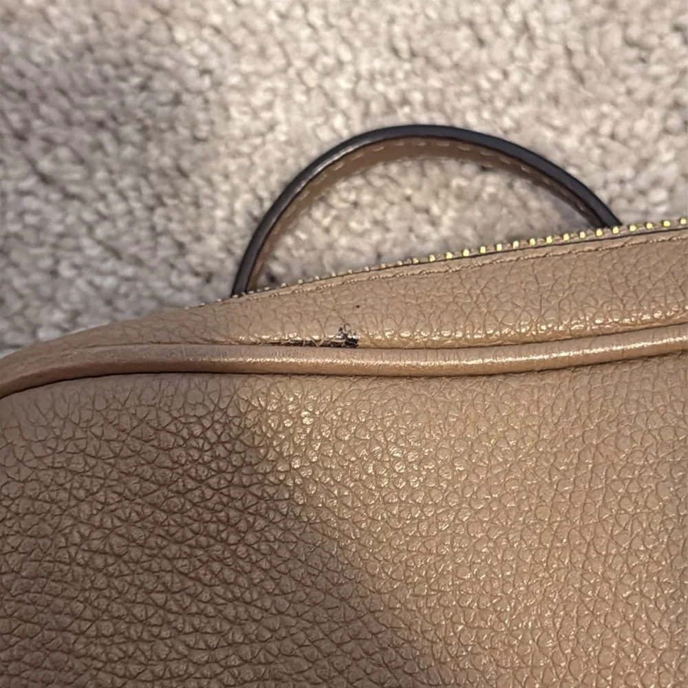 Michael Kors crossbody | tan